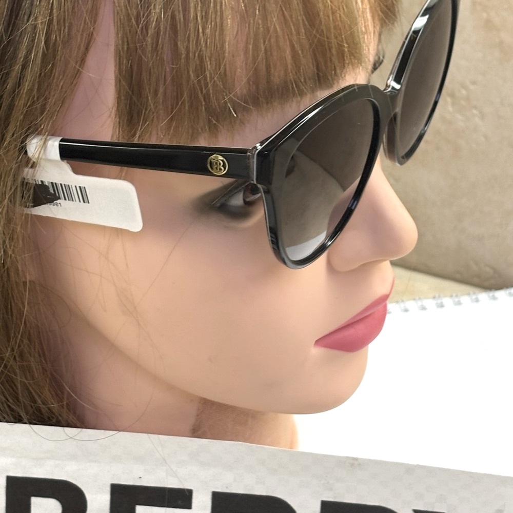 New Burberry Betty B4365-F 3977/8G Black Cat-Eye Sunglasses - Picture 4 of 16